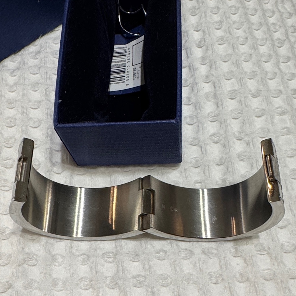 Swarovski Silver and Crystal Sparkle Bracelet authentic - Picture 2 of 11